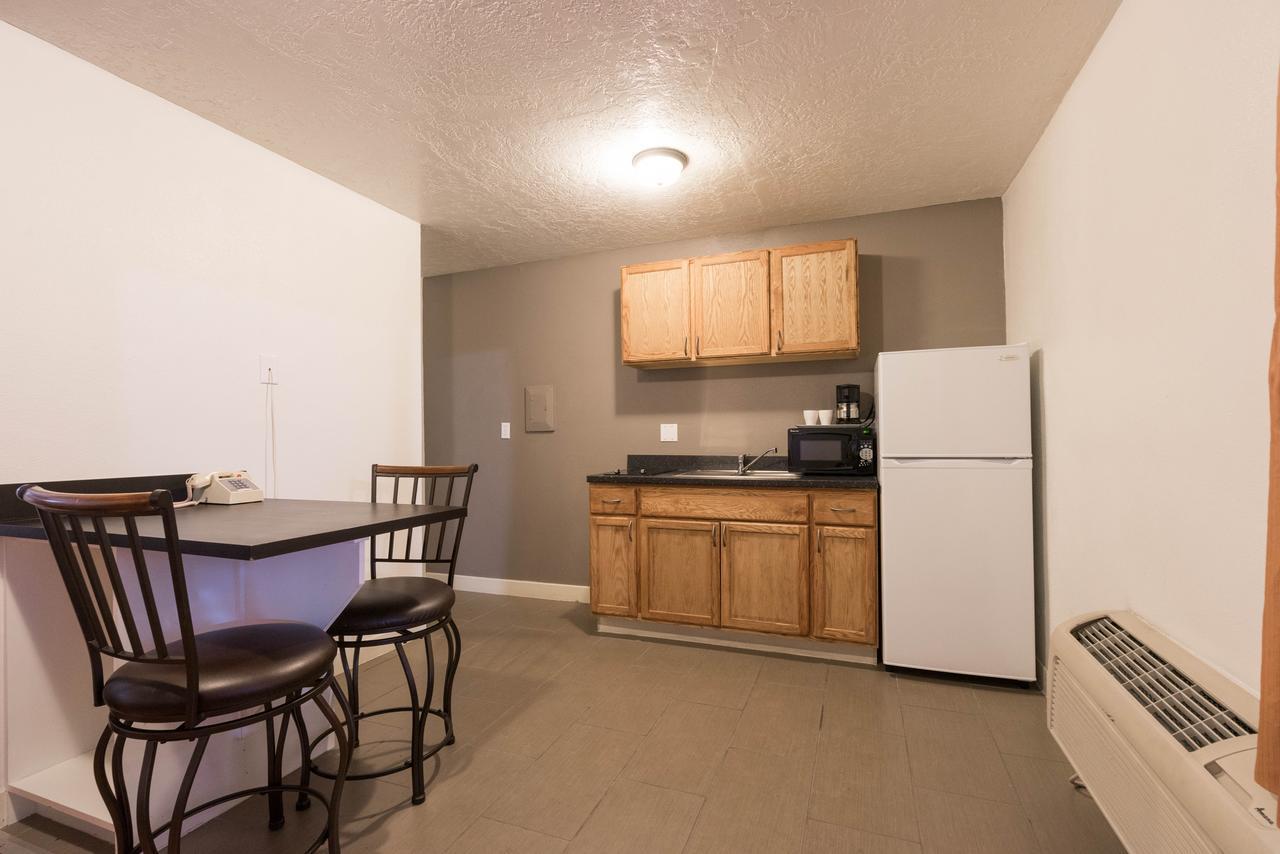 Little Suites Provo Extended Stay Екстериор снимка